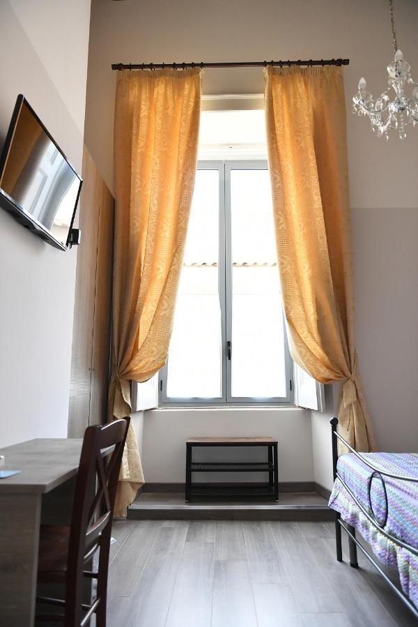 B&B A due passi Caserte Extérieur photo
