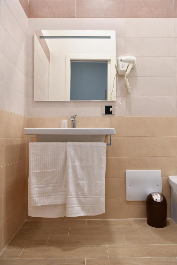 B&B A due passi Caserte Extérieur photo